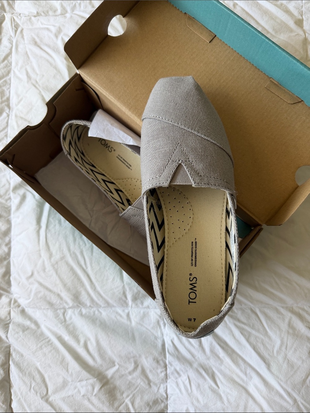 Toms Women’s Slip-On Canvas Moccasins in Light Gray